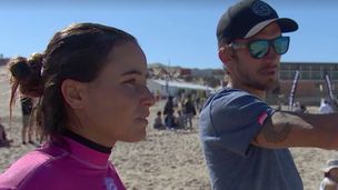La surfeuse Johanne Defay - La déferlante 