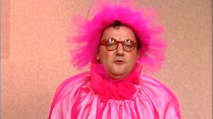 Pepsi, cascadeur et soutien-gorge