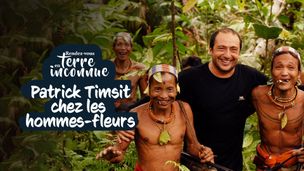 Patrick Timsit chez les hommes-fleurs