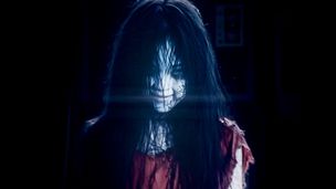 La Maléfique petite fille en rouge