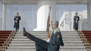 Kirghizistan : la démocratie confisquée