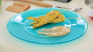 Brochettes de poulet, sauce satay