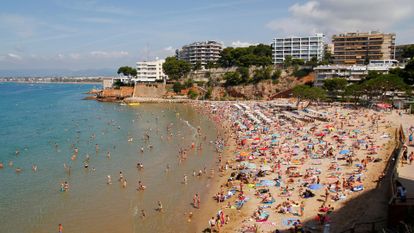 plage bondée