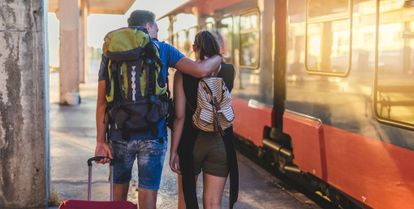 voyageurs sur un quai de gare