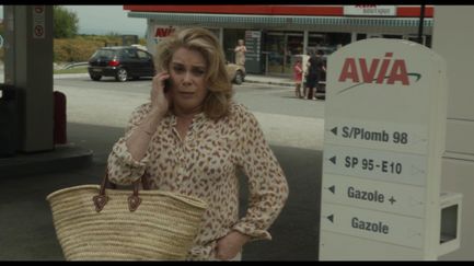 Elle s'en va - Trailer