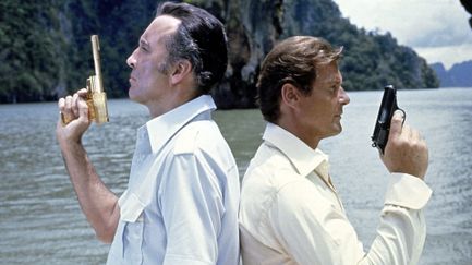 L'homme au pistolet d'or - Trailer