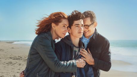 Regarde - Trailer