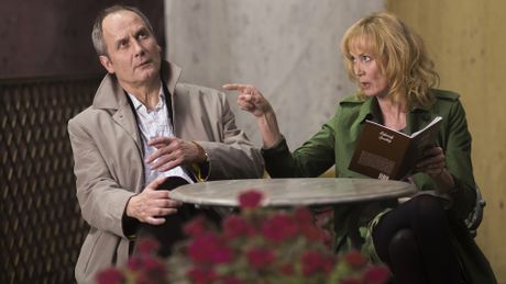 Les herbes folles - Trailer