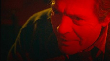 Trois vies et une seule mort - Trailer