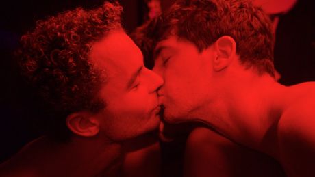 Théo et Hugo dans le même bateau - Trailer