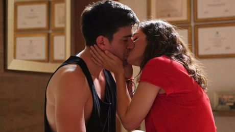 Stay With Me - Trailer