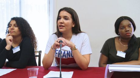 Nous, le peuple - Trailer