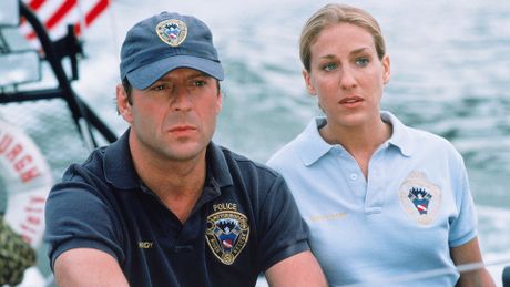 Piège en eaux troubles - Trailer