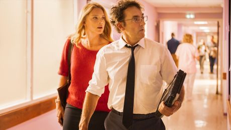 Adieu les cons - Trailer