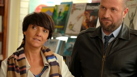 Le bonheur des uns... - Trailer