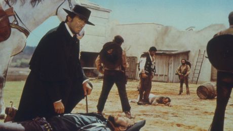 Django arrive ! Préparez vos cercueils - Trailer