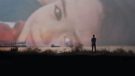 Loin de chez nous - Trailer