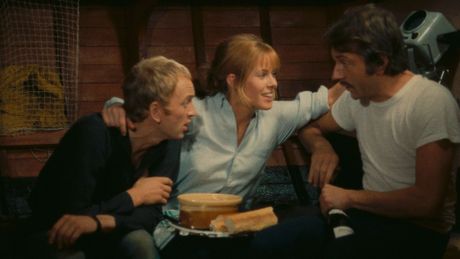 Le bateau sur l'herbe - Trailer
