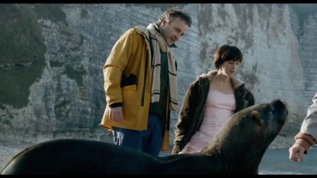 Queen of Montreuil - Trailer