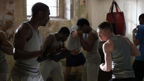 Les poings contre les murs - Trailer