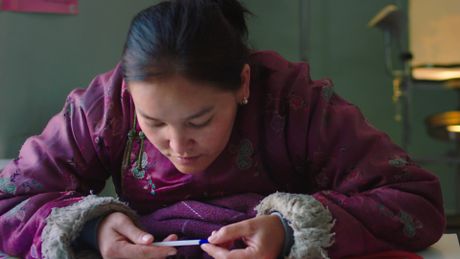 La femme des steppes, le flic et l'oeuf - Trailer