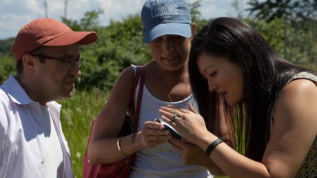 Dans la brume du soir - Trailer