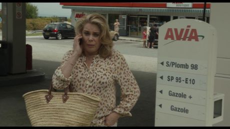 Elle s'en va - Trailer