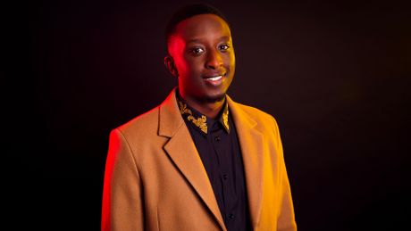 Ahmed Sylla : Différent - Trailer