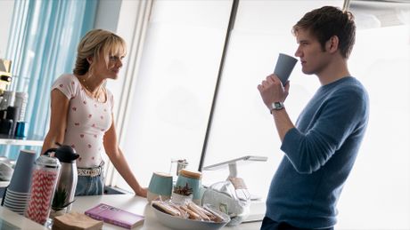 Promising Young Woman - Trailer