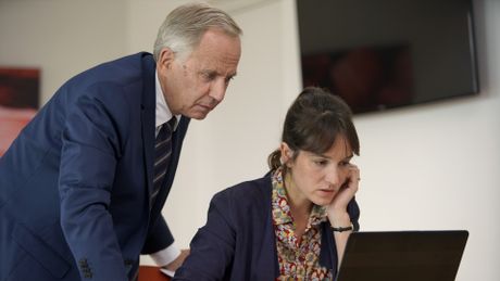 Alice et le maire - Trailer
