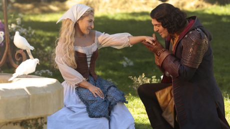 Les nouvelles aventures de Cendrillon - Trailer