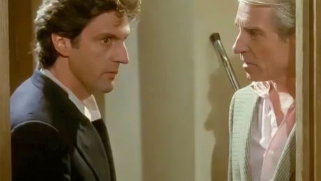 Que les gros salaires lèvent le doigt - Trailer