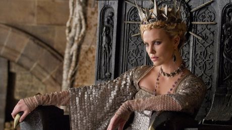 Blanche-Neige et le chasseur - Trailer