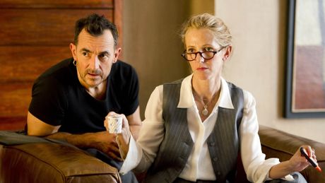 9 mois ferme - Trailer
