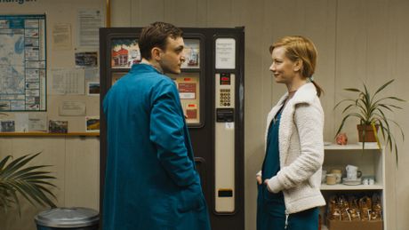 Une valse dans les allées - Trailer