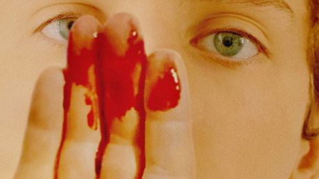 Chienne de rouge - Trailer