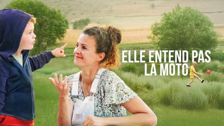 elle entend pas la moto
