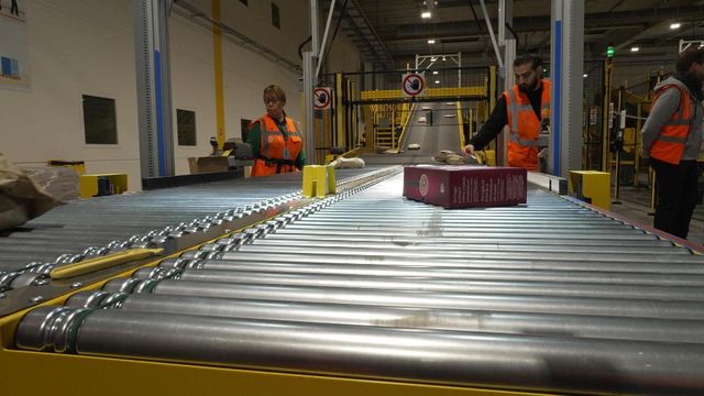 Amazon, les secrets d'une logistique XXL — RMC STORY 23:40